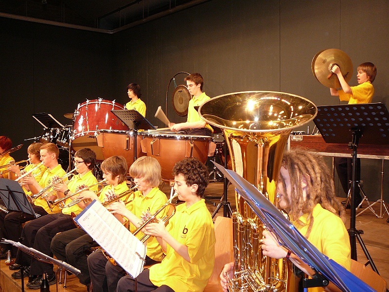 09 04 04 Fruehjahrskonzert MVB (10).JPG